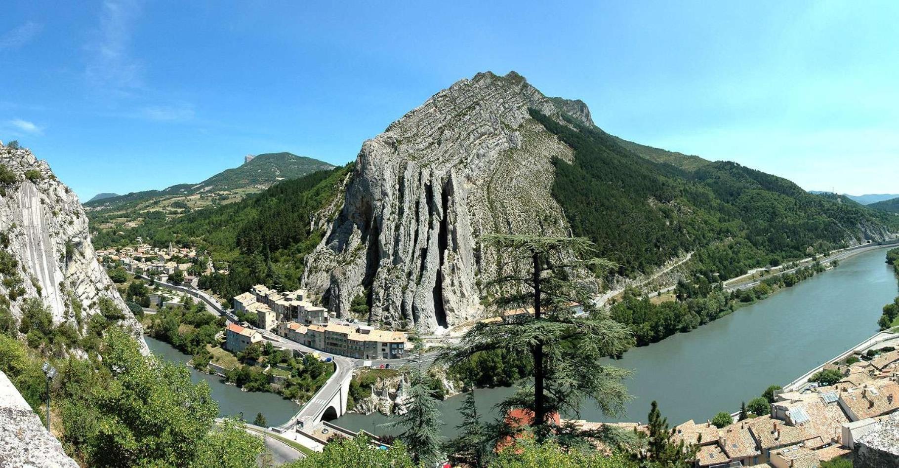 Appartement Entre Sisteron Et Gorges De La Meouge " Les Hauts De Toscane " Ribiers Exterior photo